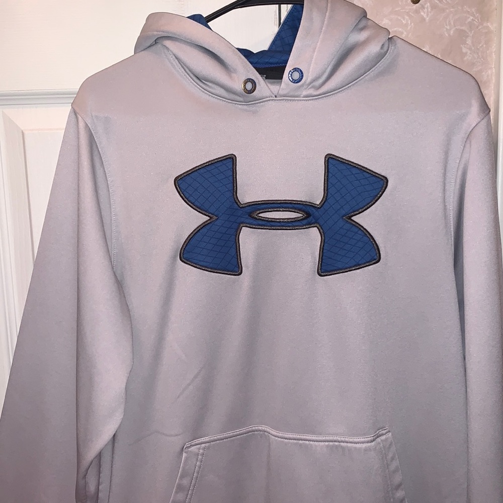Men’s Under Armor Hoodie size Mediun